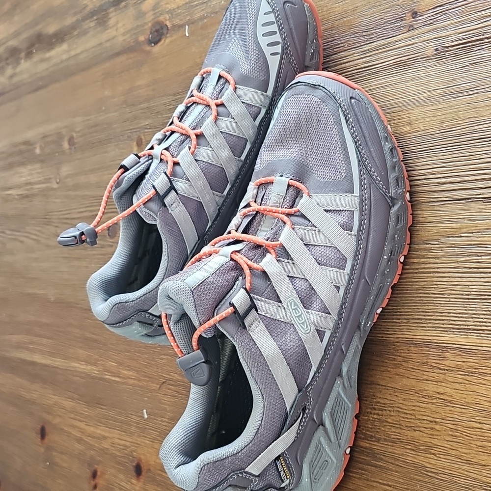 Keen Versatrail Waterproof Women's Size 9.5 Hiking‎ Shoes - Gray